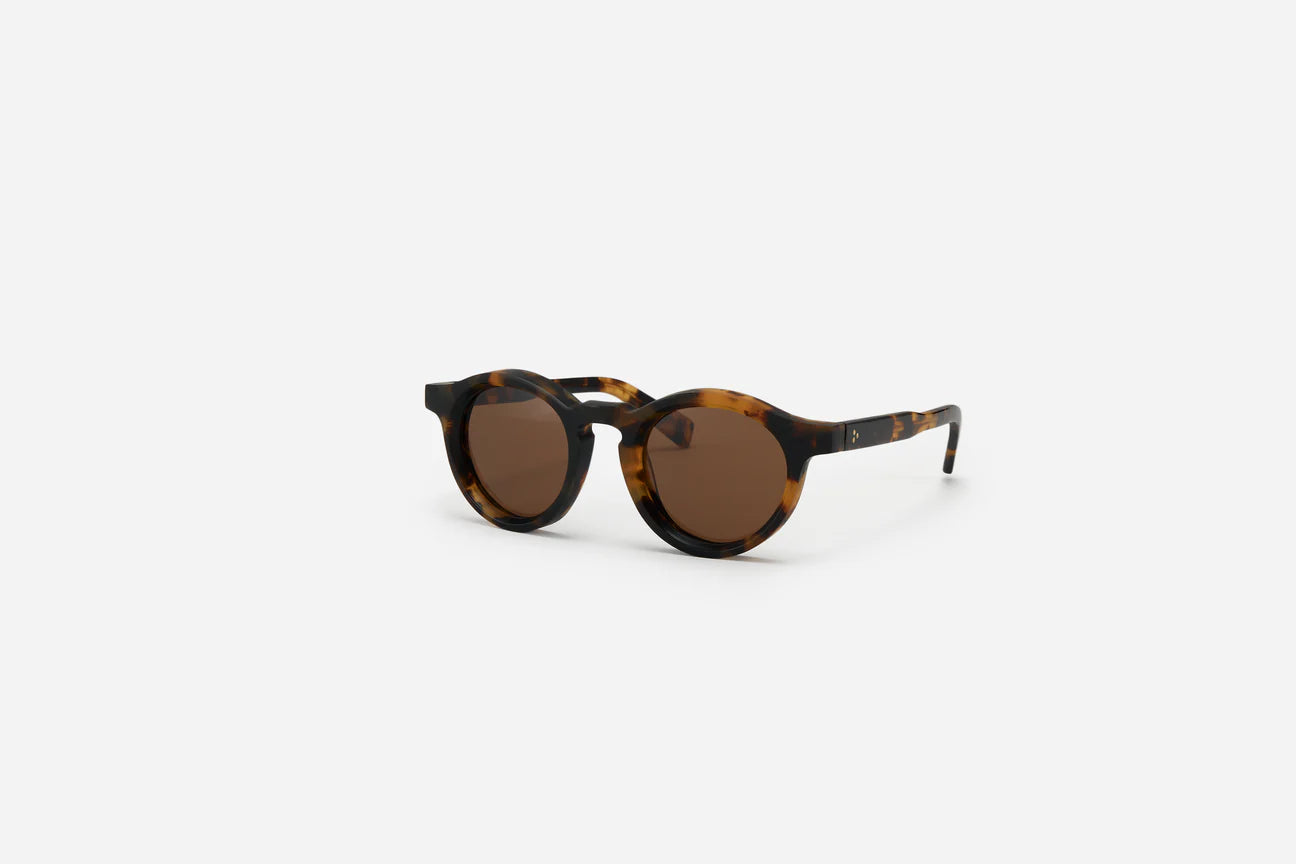 P3 Round - SP-01 Tortoise/Brown