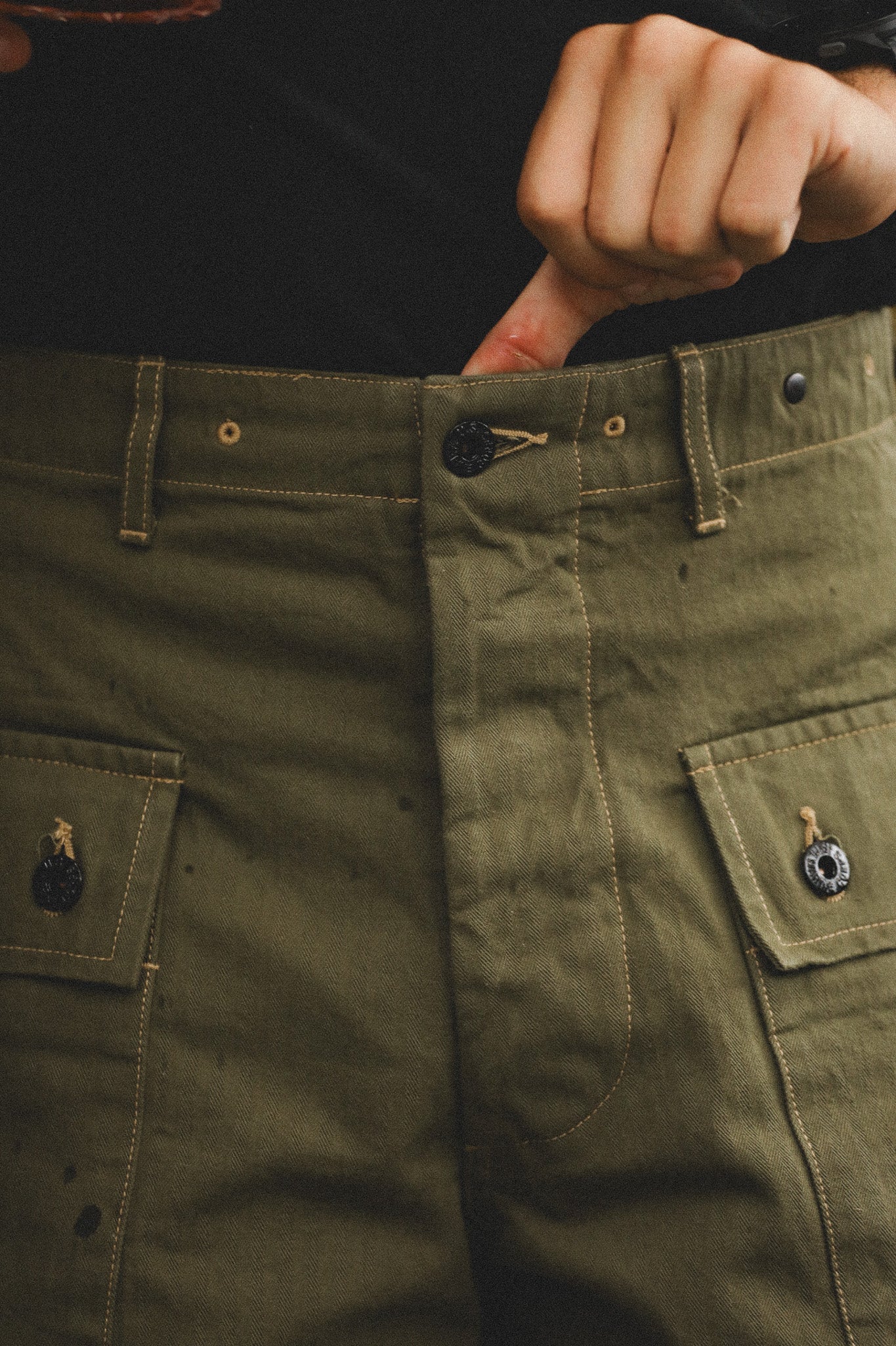 BR52388 Buzz Rickson U.S. Marine Corps M-1944 Herringbone Shorts- Olive