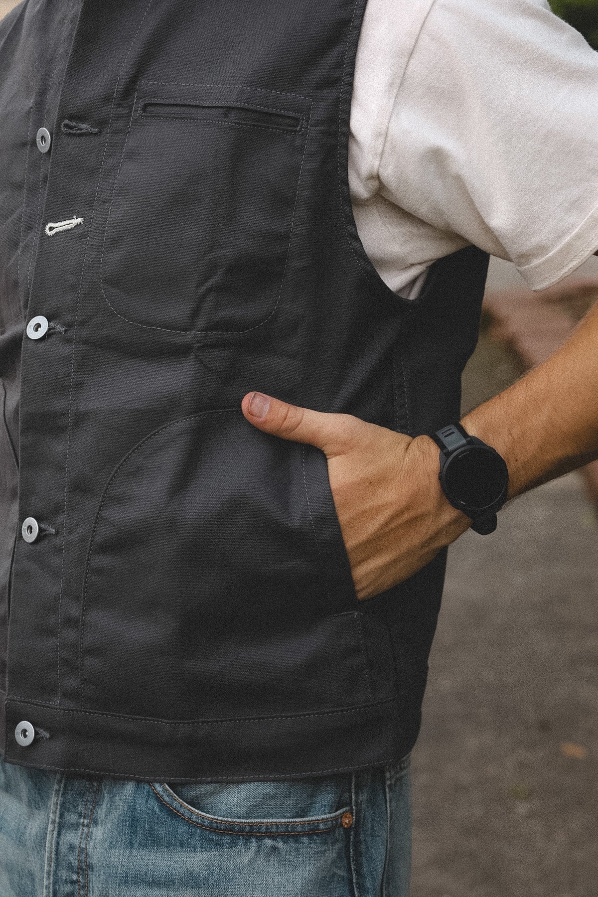 Rogue Territory Supply Vest Dry Wax Canvas- Gray