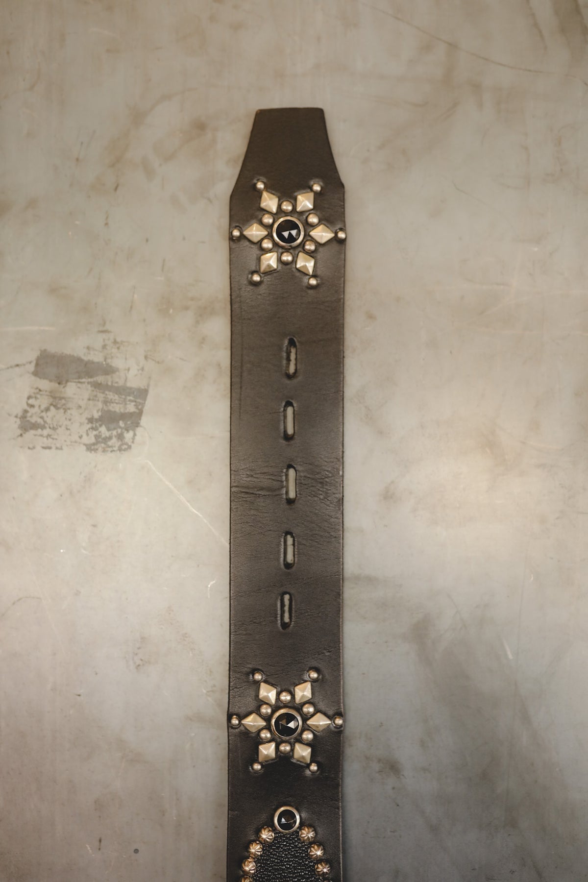 Hollywood Trading Co. Studded Stingray Peanut Belt- Black/Black