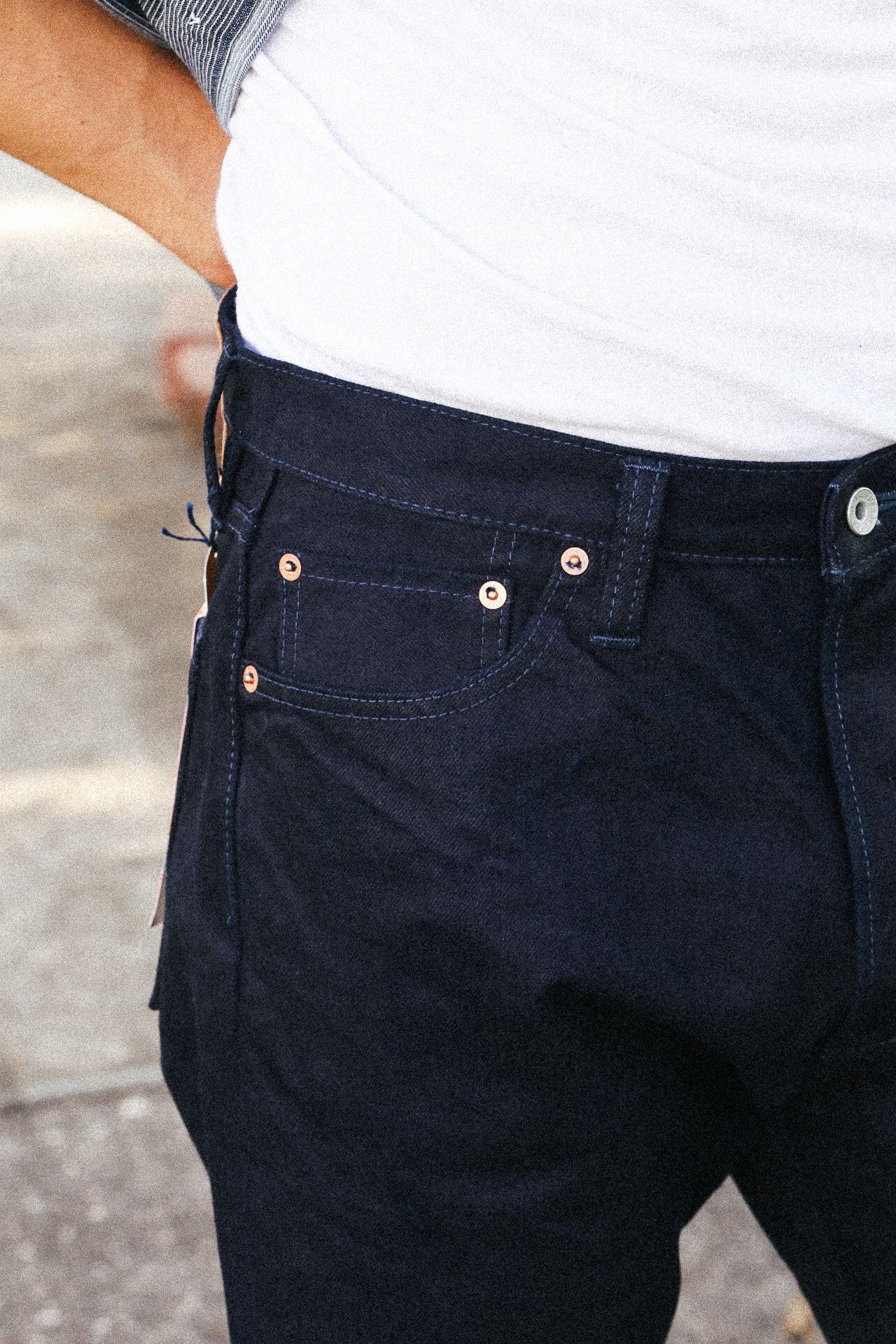 14oz Selvedge Denim Medium/High Rise Tapered Cut Jeans - Indigo/Black IH-888S-142ib