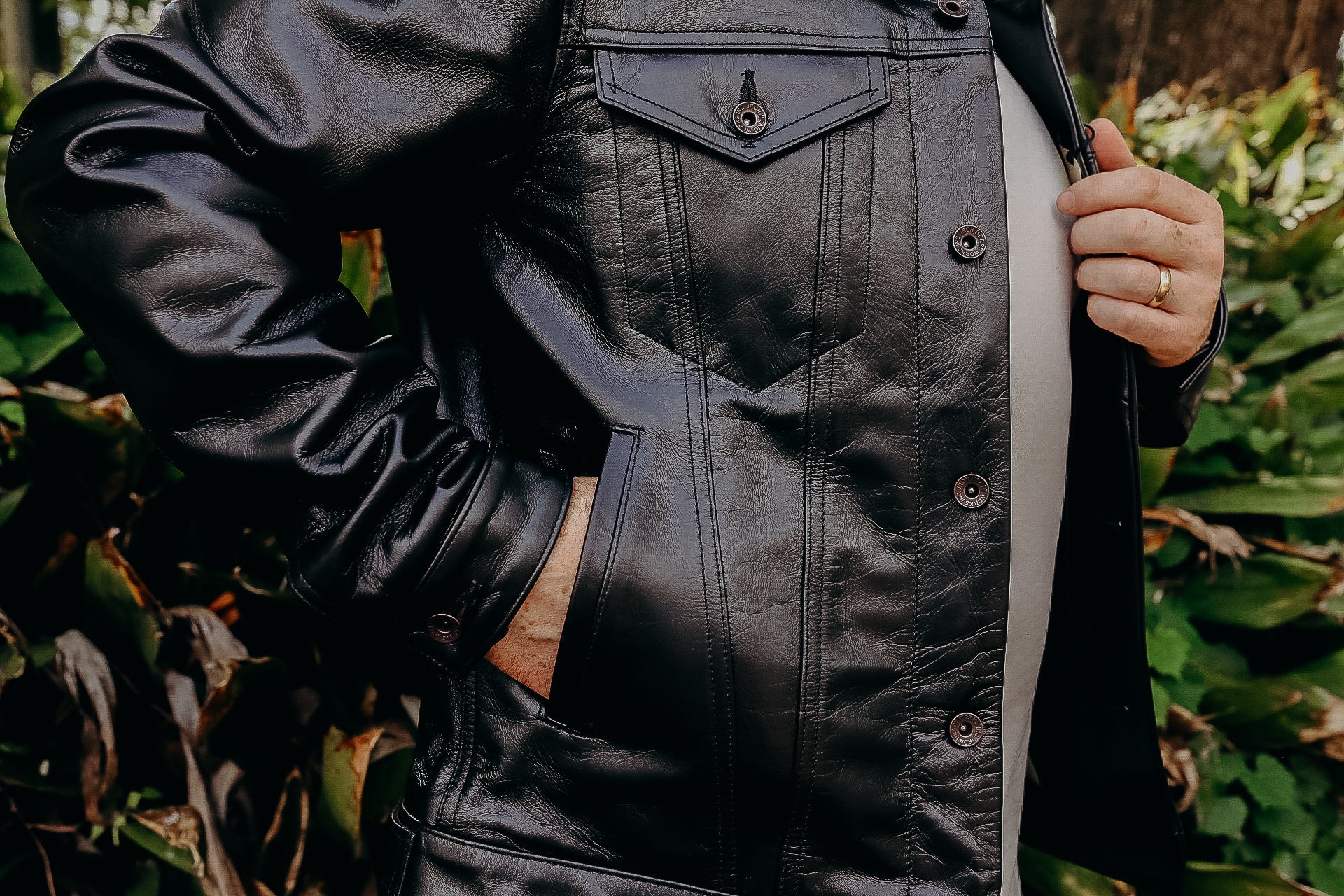 IHJ-64-BLK Iron Heart Japanese Horsehide Modified Type III Jacket - Black (Tea-Core Dyed)