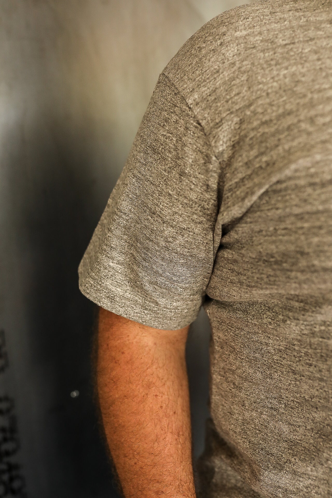 6.5oz Loopwheel Crew Neck T-Shirt With Longer Body - Heather Grey IHT-1610L-GRY
